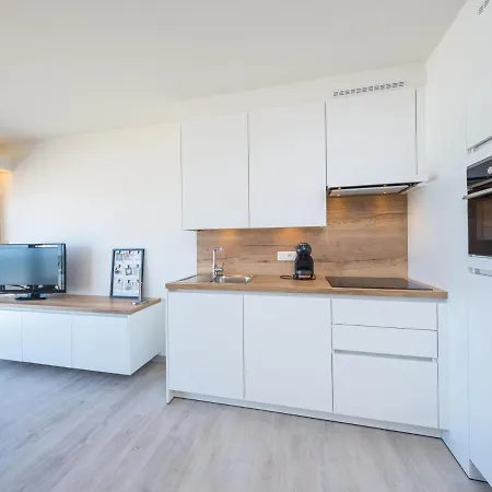 Appealing With Sea-view *